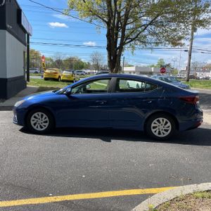 HYUNDAI ELANTRA SE - 3