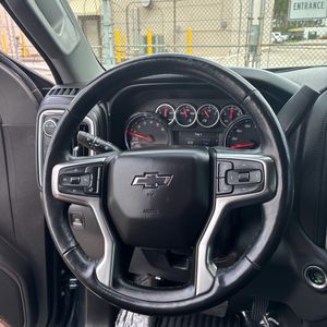صورة 63 لـ 2020 Chevrolet SILVERADO 1500 RST