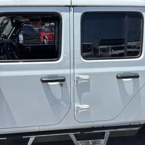 صورة مصغرة 61 لـ 2022 JEEP GLADIATOR MOJAVE