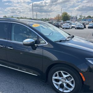 2020 Chrysler PACIFICA LIMITED — миниатюра 13