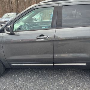 FORD EXPLORER XLT - 4