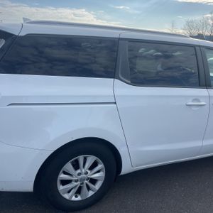 KIA SEDONA LX - 9