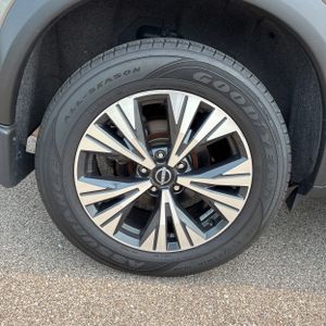 صورة مصغرة 19 لـ 2023 Nissan ROGUE SV