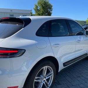 2022 Porsche MACAN BASE — фото 9