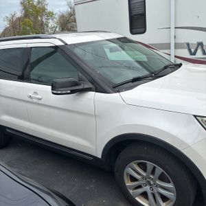 FORD EXPLORER XLT - 3
