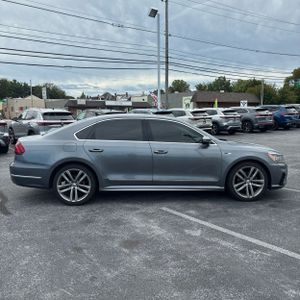 2017 Volkswagen PASSAT 1.8T R-LINE — фото 10