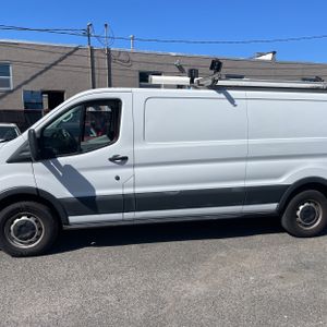 FORD TRANSIT 150 - 4