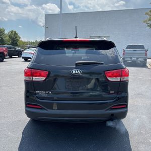 2017 KIA SORENTO LX — фото 7