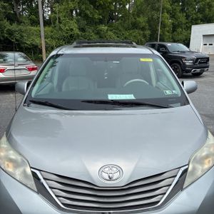 2012 Toyota SIENNA XLE 8-PASSENGER — миниатюра 15