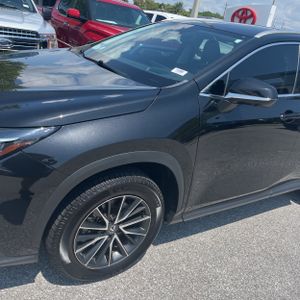 2024 Lexus NX 350 PREMIUM photo 2