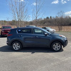 KIA SPORTAGE LX - 10