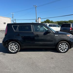 KIA SOUL + - 10