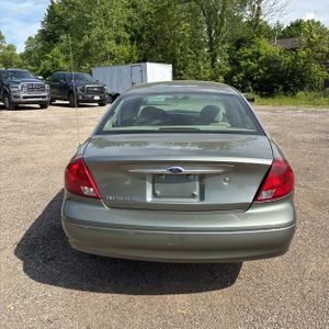 FORD TAURUS SE - 7