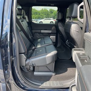 2024 FORD F-150 LARIAT thumbnail 38