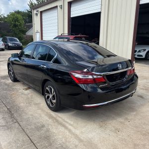2017 Honda ACCORD LX — фото 5