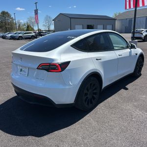 TESLA MODEL Y LONG RANGE - 8