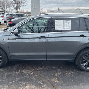 VOLKSWAGEN TIGUAN SE 4MOTION - 4