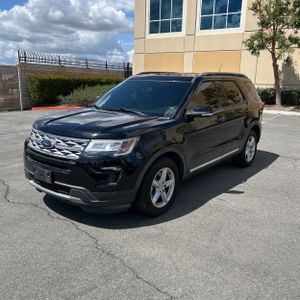 FORD EXPLORER XLT - 1