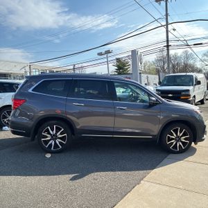 HONDA PILOT TOURING W/REAR CAPTAIN'S CHAIRS - 10