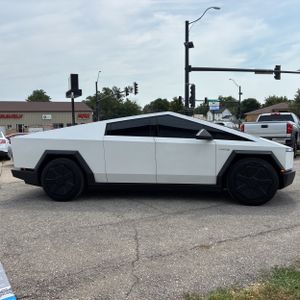 صورة 10 لـ 2024 Tesla CYBERTRUCK BASE