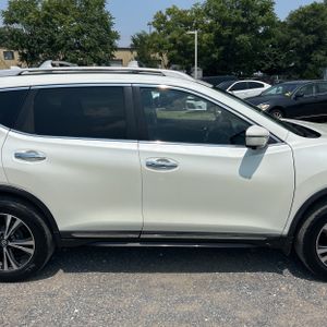 2017 Nissan ROGUE SL — миниатюра 11
