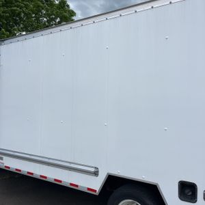 FORD E-350 CUTAWAY - 6