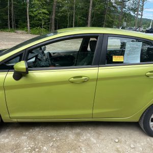 FORD FIESTA SE - 4