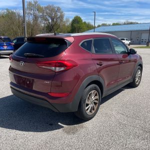 HYUNDAI TUCSON - 8
