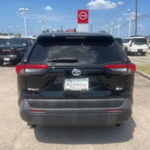 صورة 7 لـ 2023 Toyota RAV4 XLE PREMIUM