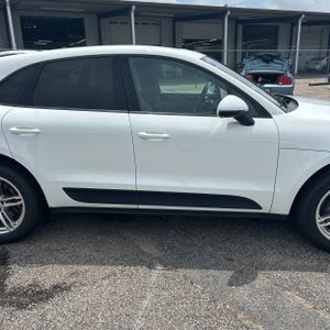 2019 Porsche MACAN BASE — миниатюра 11
