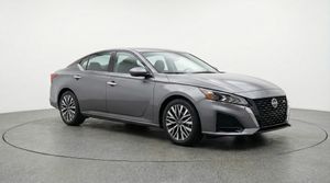 صورة 1 لـ 2025 Nissan ALTIMA SV