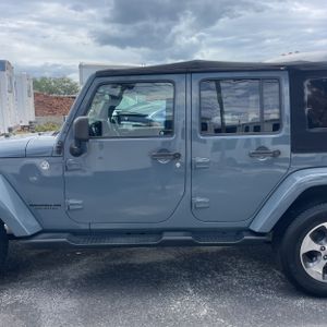 JEEP WRANGLER UNLIMITED SAHARA - 4