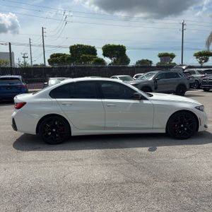 صورة 10 لـ 2025 BMW 330I