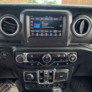 صورة 36 لـ 2018 JEEP WRANGLER UNLIMITED SAHARA