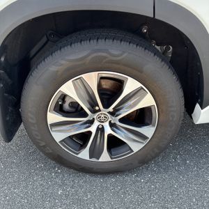 صورة مصغرة 19 لـ 2023 Toyota HIGHLANDER XLE