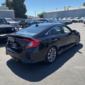 صورة 8 لـ 2018 Honda CIVIC SI