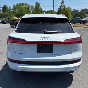 AUDI E-TRON QUATTRO PRESTIGE - 7