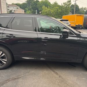 2023 Volvo XC60 B5 CORE thumbnail 11