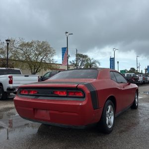 Dodge Challenger SE - 8