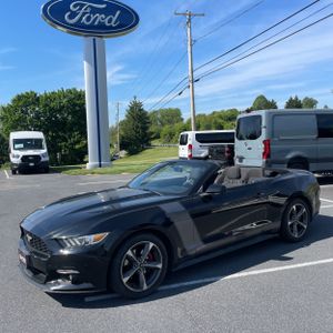 FORD MUSTANG V6 - 1