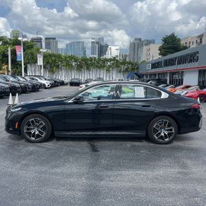 صورة 3 لـ 2024 BMW I5 EDRIVE40