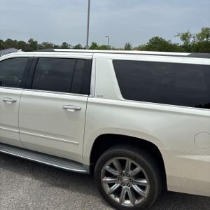 CHEVROLET SUBURBAN - 6