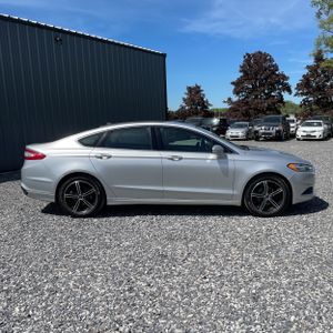 FORD FUSION SE - 10