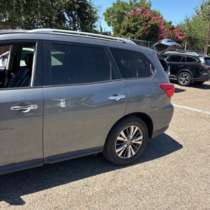 2019 Nissan PATHFINDER SL — миниатюра 60