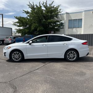 FORD FUSION SE - 3
