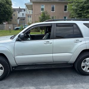 2004 Toyota 4RUNNER SR5 photo 4