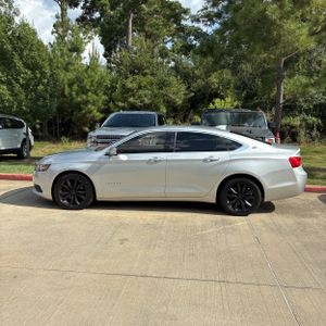 2017 Chevrolet IMPALA LT — фото 3
