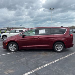 CHRYSLER VOYAGER LX - 3