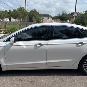 FORD FUSION SE - 4