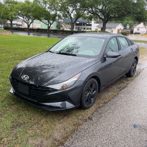 HYUNDAI ELANTRA SEL - 1